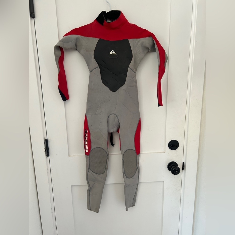 Kids Quiksilver Red and Gray Full-Body Wetsuit Size 10